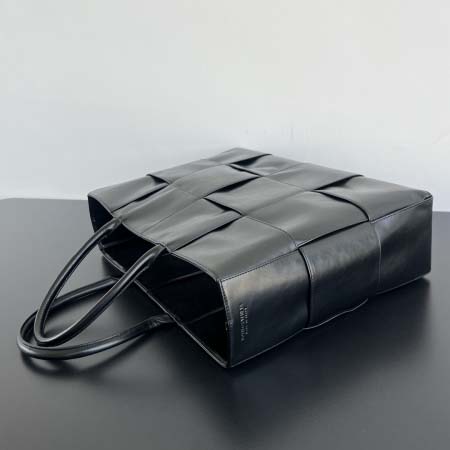 2025年7月7日入荷新作 Bottega Veneta Arco Tote 766969 ipad  :46*34*11  極品/正規品同様/人気/革/バッグ/AJ工場
