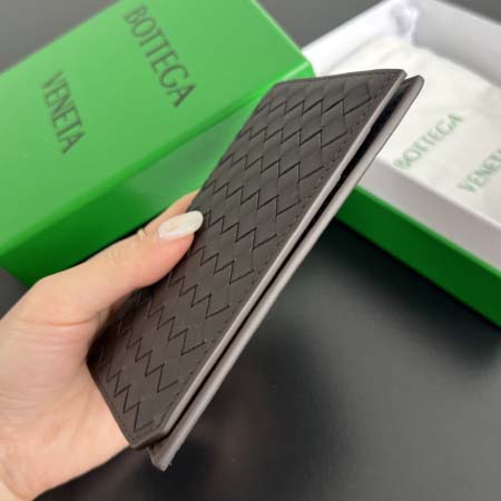 2025年7月7日入荷新作  Bottega Veneta 817398   13.3x9.5 極品/正規品同様/人気/革/バッグ/AJ工場