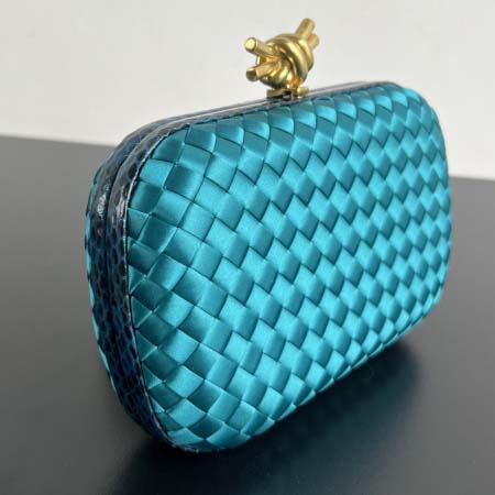 2025年7月7日入荷新作 Bottega Veneta Knot  717622  knot Logo  20x12x5.5 極品/正規品同様/人気/革/バッグ/AJ工場