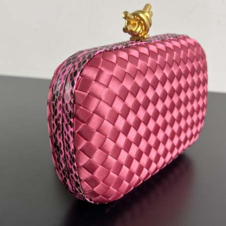 2025年7月7日入荷新作 Bottega Veneta Knot  717622  knot Logo  20x12x5.5 極品/正規品同様/人気/革/バッグ/AJ工場