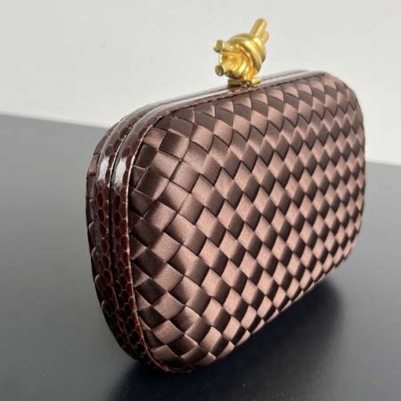 2025年7月7日入荷新作 Bottega Veneta Knot  717622  knot Logo  20x12x5.5 極品/正規品同様/人気/革/バッグ/AJ工場