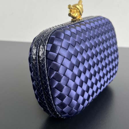 2025年7月7日入荷新作 Bottega Veneta Knot  717622  knot Logo  20x12x5.5 極品/正規品同様/人気/革/バッグ/AJ工場