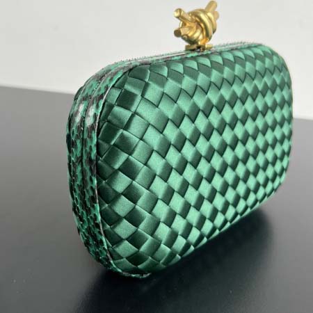 2025年7月7日入荷新作 Bottega Veneta Knot  717622  knot Logo  20x12x5.5 極品/正規品同様/人気/革/バッグ/AJ工場