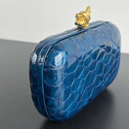 2025年7月7日入荷新作 Bottega Veneta Knot  717622 knot 20x12x5.5 極品/正規品同様/人気/革/バッグ/AJ工場