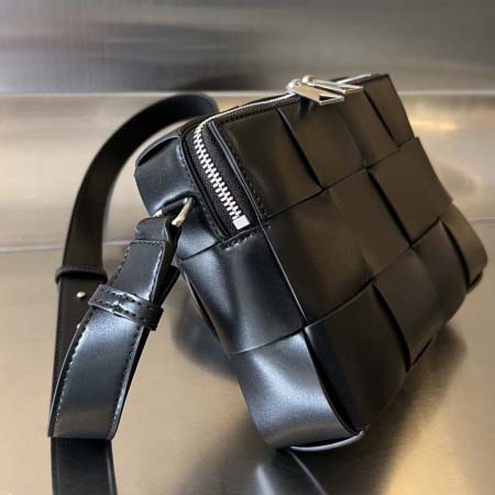 2025年7月7日入荷新作 730027  Bottega Veneta  20x15x5   極品/正規品同様/人気/革/バッグ/AJ工場