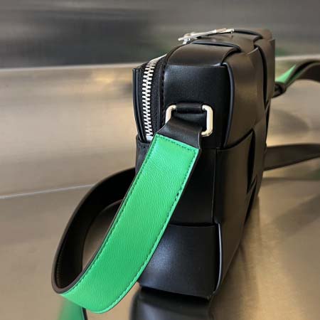 2025年7月7日入荷新作 730027  Bottega Veneta  20x15x5   極品/正規品同様/人気/革/バッグ/AJ工場