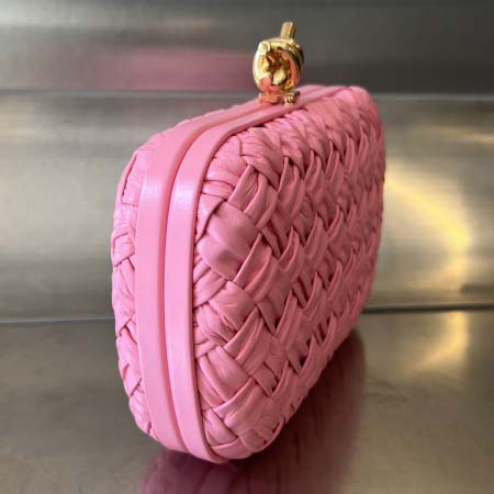 2025年7月7日入荷新作  Bottega Veneta Knot 717622  knotLogo  19x11.5x5   極品/正規品同様/人気/革/バッグ/AJ工場