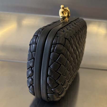 2025年7月7日入荷新作  Bottega Veneta Knot 717622  knotLogo  20x12x5.5   極品/正規品同様/人気/革/バッグ/AJ工場