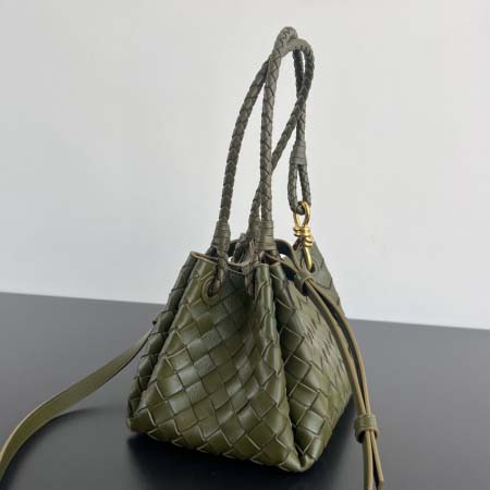 2025年7月7日入荷新作  Bottega Venetaintrecciato  mini   Bottega Veneta  knot   796569 Size21X17X16.5cm  極品/正規品同様/人気/革/バッグ/AJ工場