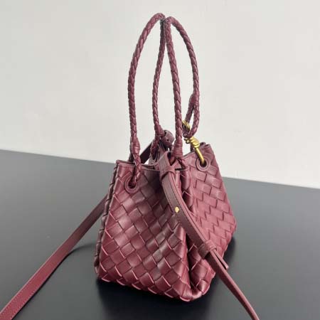 2025年7月7日入荷新作  Bottega Venetaintrecciato  mini   Bottega Veneta  knot   796569 Size21X17X16.5cm  極品/正規品同様/人気/革/バッグ/AJ工場