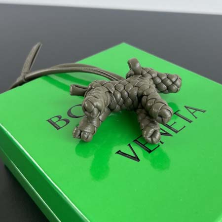 2025年7月7日入荷新作Bv小物 807068     SIZE:  8.2*  7.2* * 3 極品/正規品同様/人気/革/バッグ/AJ工場