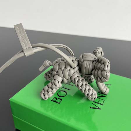 2025年7月7日入荷新作Bv  807068     SIZE:  8.2*  7.2* * 3極品/正規品同様/人気/革/バッグ/AJ工場