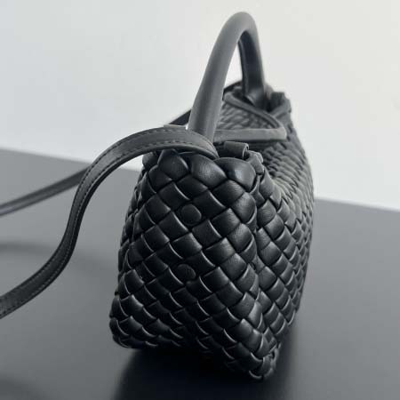 2025年7月7日入荷新作 Bottega Veneta 新作    805739     SIZE:23*11*8 極品/正規品同様/人気/革/バッグ/AJ工場