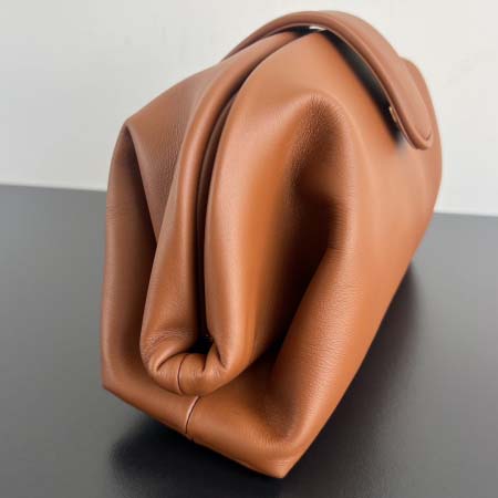 2025年7月7日入荷新作 Bottega Veneta 新作 Lauren 1980 796564   SIZE:31.5x16.5x11 極品/正規品同様/人気/革/バッグ/AJ工場