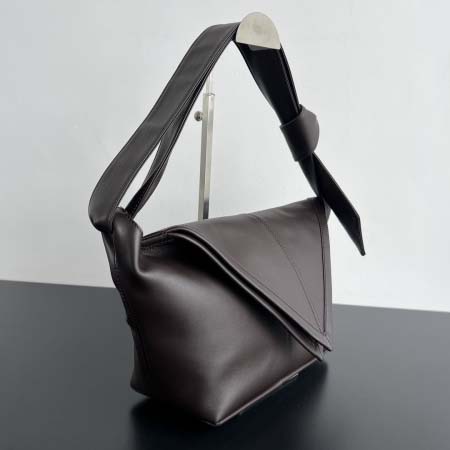 2025年7月7日入荷新作 Bottega Veneta新作 Sawyer   815807      SIZE:25*17*12極品/正規品同様/人気/革/バッグ/AJ工場