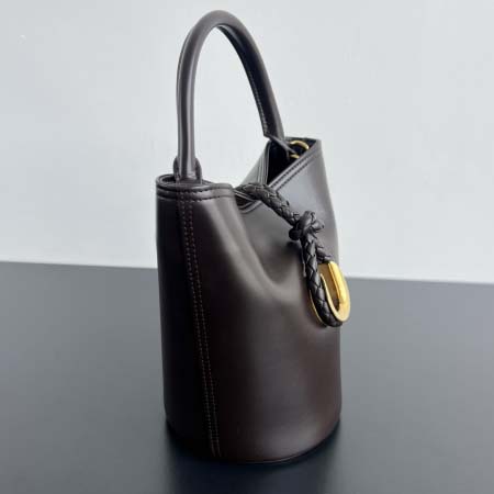 2025年7月7日入荷新作 Bottega Veneta 25早春新作Liberta    815244       SIZE:22x18x15 極品/正規品同様/人気/革/バッグ/AJ工場