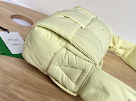 2025年7月8日入荷新作#Bottega Veneta #628951  Cassette  S30x15cm   極品/正規品同様/人気/革/バッグ/AJ工場