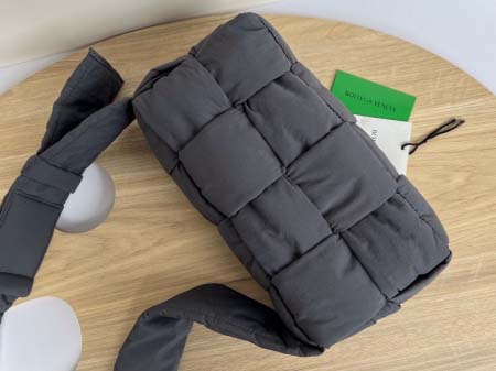 2025年7月8日入荷新作#Bottega Veneta #628951  Cassette  S30x15cm   極品/正規品同様/人気/革/バッグ/AJ工場