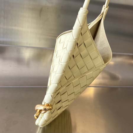 2025年7月8日入荷新作#Bottega Veneta   2023  740898    hin30x26x2CM極品/正規品同様/人気/革/バッグ/AJ工場