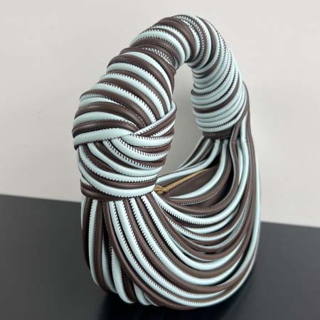 2025年7月8日入荷新作#Bottega Veneta    Mini  Jodie  755540     28x23x8極品/正規品同様/人気/革/バッグ/AJ工場