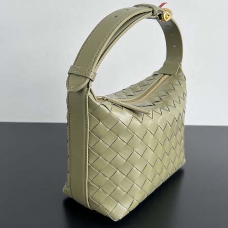 2025年7月8日入荷新作#Bottega Veneta   Wallace 815395   22x13x9.5 極品/正規品同様/人気/革/バッグ/AJ工場