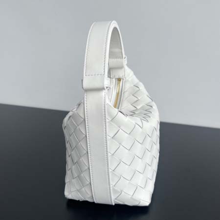 2025年7月8日入荷新作#Bottega Veneta  Wallace 776781     17x13.5x5.3   極品/正規品同様/人気/革/バッグ/AJ工場