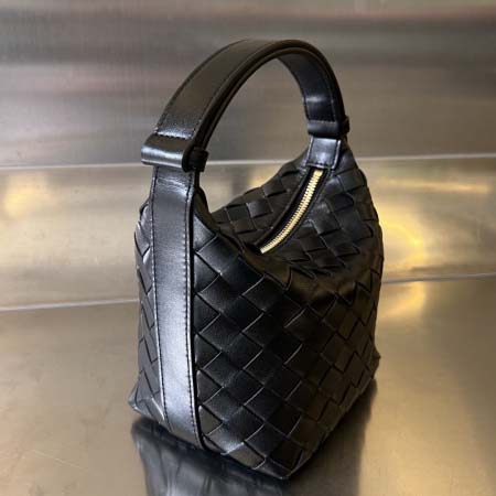 2025年7月8日入荷新作#Bottega Veneta  Wallace 776781     17x13.5x5.3   極品/正規品同様/人気/革/バッグ/AJ工場