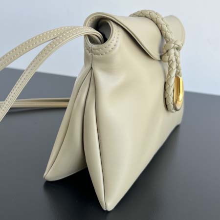 2025年7月9日入荷新作#Bottega Veneta  24 806030 Small Liberta Size27.5*16*6cm  極品/正規品同様/人気/革/バッグ/AJ工場