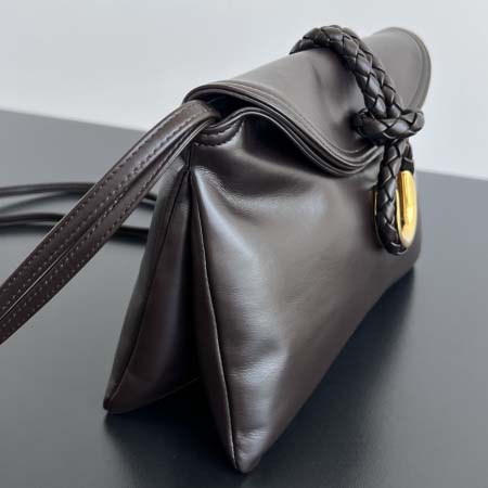 2025年7月9日入荷新作#Bottega Veneta  24 806030 Small Liberta  Size27.5*16*6cm  極品/正規品同様/人気/革/バッグ/AJ工場