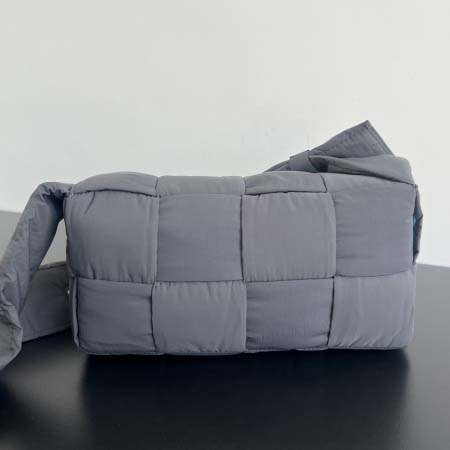 2025年7月9日入荷新作#Bottega Veneta#628951  Cassette  S30x15cm  極品/正規品同様/人気/革/バッグ/AJ工場