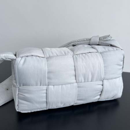 2025年7月9日入荷新作#Bottega Veneta#628951  Cassette  S30x15cm  極品/正規品同様/人気/革/バッグ/AJ工場