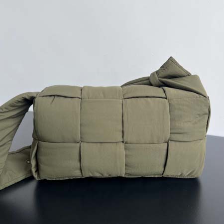 2025年7月9日入荷新作#Bottega Veneta#628951  Cassette  S30x15cm  極品/正規品同様/人気/革/バッグ/AJ工場