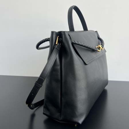 2025年7月9日入荷新作#Bottega Veneta Ciao Ciao 826195  Ciao Ciao Silky Calf. Ciao Ciao  42x32x15  極品/正規品同様/人気/革/バッグ/AJ工場