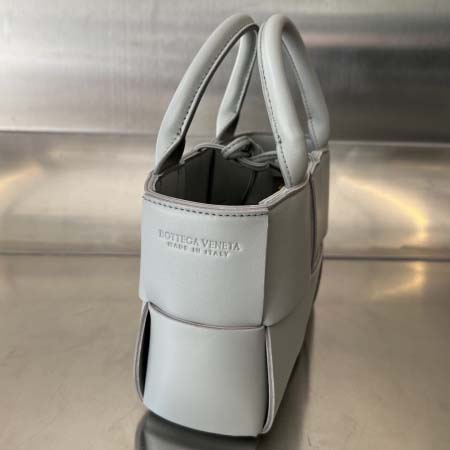 2025年7月9日入荷新作#Bottega Veneta   20x13x7特価/人気/革/バッグ/AJ工場