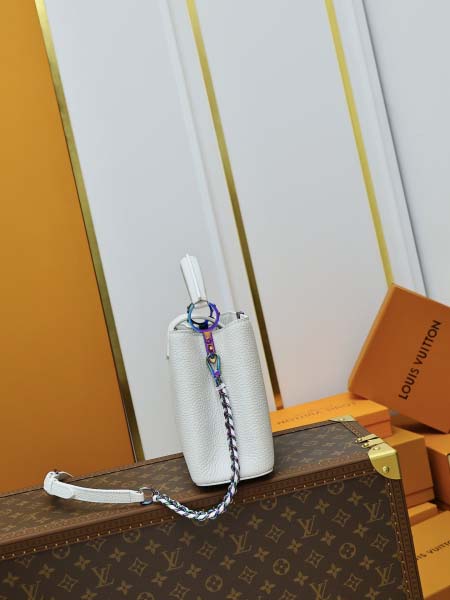 2025年7月10日入荷新作M22054 CAPUCINES BB   Capucines BBLV Taurillon  27x18x9極品/正規品同様/人気/革/バッグルイヴィトン/CX工場