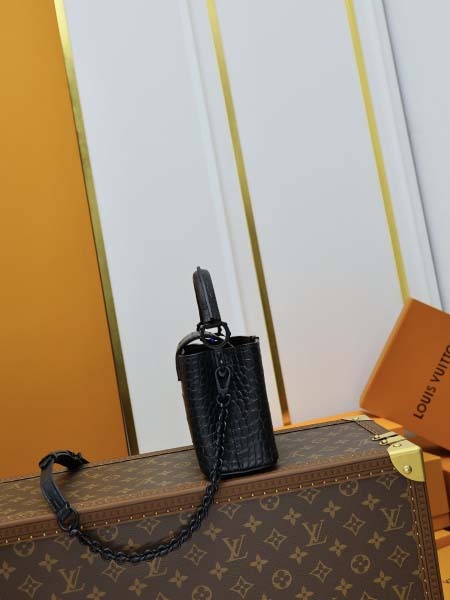 2025年7月10日入荷新作M23957    Capucines  Monogram     21x14x8 x  x極品/正規品同様/人気/革/バッグルイヴィトン/CX工場