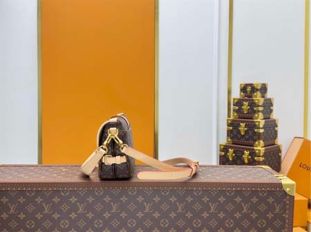 2025年7月10日入荷新作M46740   MonogramSaumur BB:size20x15x7.5cm極品/正規品同様/人気/革/バッグルイヴィトン/CX工場