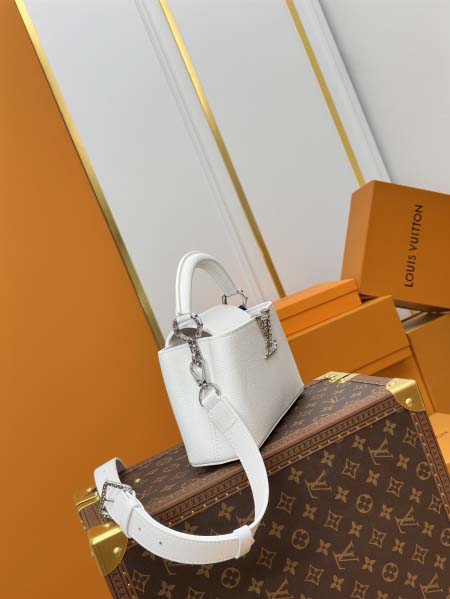 2025年7月10日入荷新作CAPUCINES EAST WEST  M24671  Capucines East WestLV   22 x 12 x8極品/正規品同様/人気/革/バッグルイヴィトン/CX工場