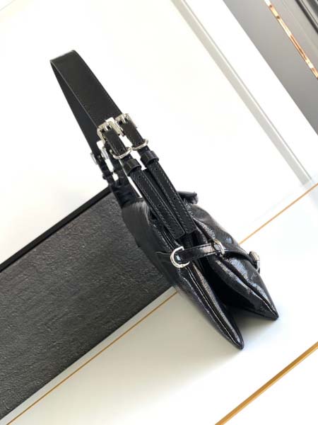 2025年7月10日入荷新作2025*  Givenchy Voyou Ptit   32*15*9.5極品/正規品同様/人気/革/バッグジバンシー/CX工場