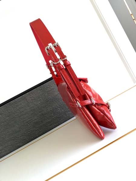 2025年7月10日入荷新作2025*  Givenchy Voyou Ptit   32*15*9.5極品/正規品同様/人気/革/バッグジバンシー/CX工場