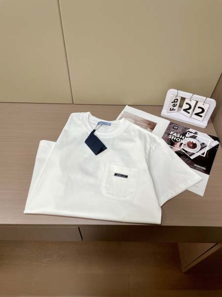 2025年7月10日入荷新作Prada半袖Tシャツ 高级品超厳選★入手困難/誕生日プレゼント/SUS工場XS-L