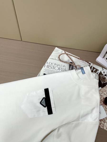 2025年7月10日入荷新作Prada半袖Tシャツ 高级品超厳選★入手困難/誕生日プレゼント/SUS工場XS-L