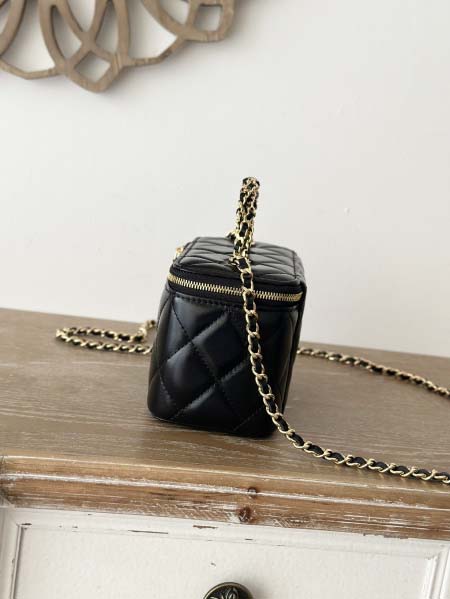 2025年7月17日入荷新作シャネル バッグ最高級品Chanel24B 66025  Size:17*9.5*8恋人プレゼント/誕生日/母の日/母のひプレゼント/お祝い女性結婚祝い/KK工場