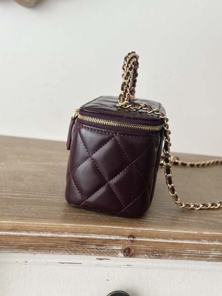 2025年7月17日入荷新作シャネル バッグ最高級品Chanel24B 66025 Size:17*9.5*8恋人プレゼント/誕生日/母の日/母のひプレゼント/お祝い女性結婚祝い/KK工場