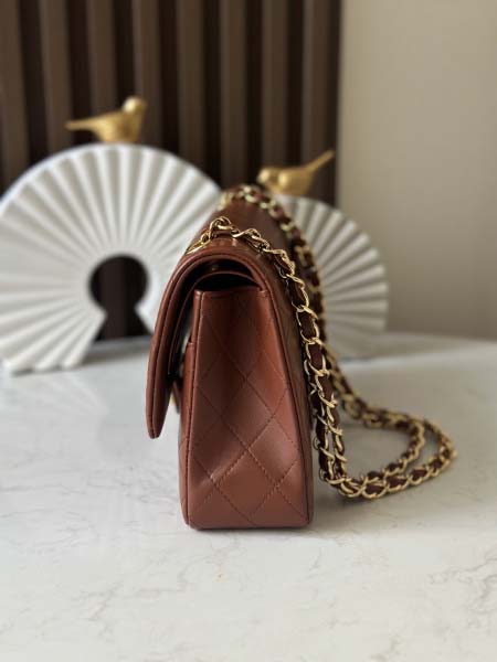 2025年7月17日入荷新作シャネル バッグ最高級品Chan1Vintage Size:26cm  ：A2220 棕色 羊皮恋人プレゼント/誕生日/母の日/母のひプレゼント/お祝い女性結婚祝い/KK工場
