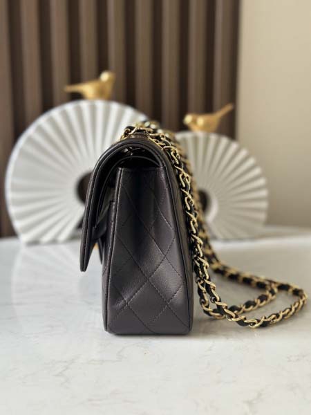 2025年7月17日入荷新作シャネル バッグ最高級品Chan1Vintage Size:26cm  ：A2220  深咖啡  羊皮恋人プレゼント/誕生日/母の日/母のひプレゼント/お祝い女性結婚祝い/KK工場