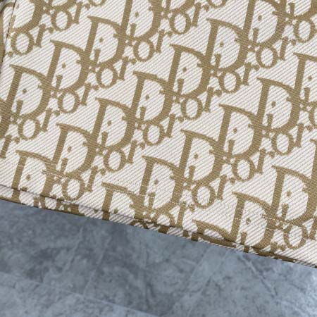 2025年7月28日入荷新作Dior半袖 上下高品質人気商品/DW工場