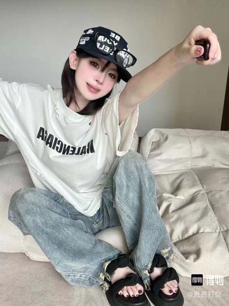 2025年7月31日入荷新作Balenciaga半袖 tシャツ高品質人気商品/DW工場