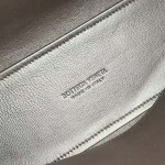 2025年7月7日入荷新作Bottega Veneta Andiamo743572    32x25x11  極品/正規品同様/人気/革/バッグ/AJ工場