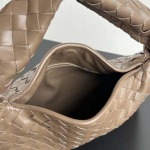 2025年7月7日入荷新作Bottega Veneta   763966  41x20.5x7.5  極品/正規品同様/人気/革/バッグ/AJ工場